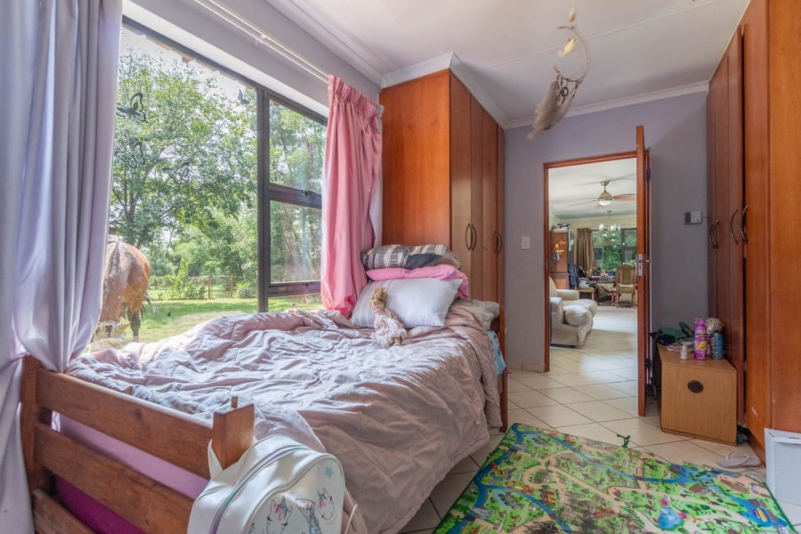 6 Bedroom Property for Sale in Bredell Gauteng
