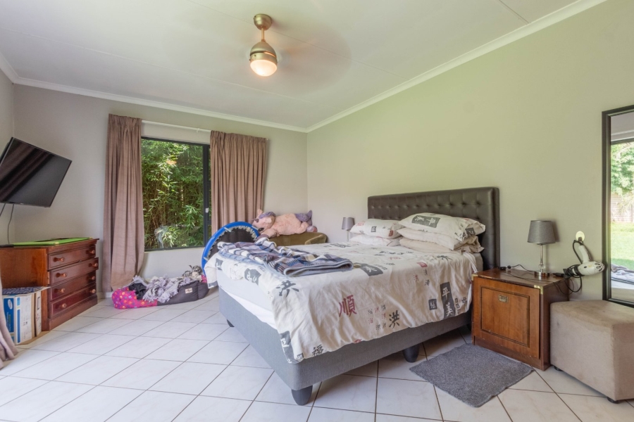 6 Bedroom Property for Sale in Bredell Gauteng