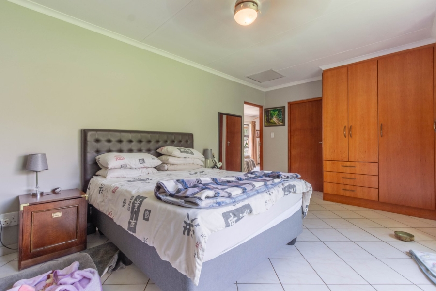 6 Bedroom Property for Sale in Bredell Gauteng