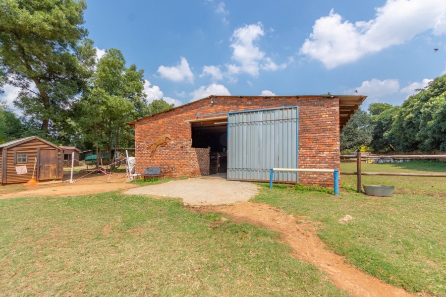 6 Bedroom Property for Sale in Bredell Gauteng