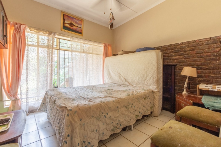 6 Bedroom Property for Sale in Bredell Gauteng
