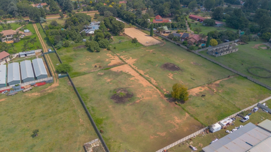 6 Bedroom Property for Sale in Bredell Gauteng