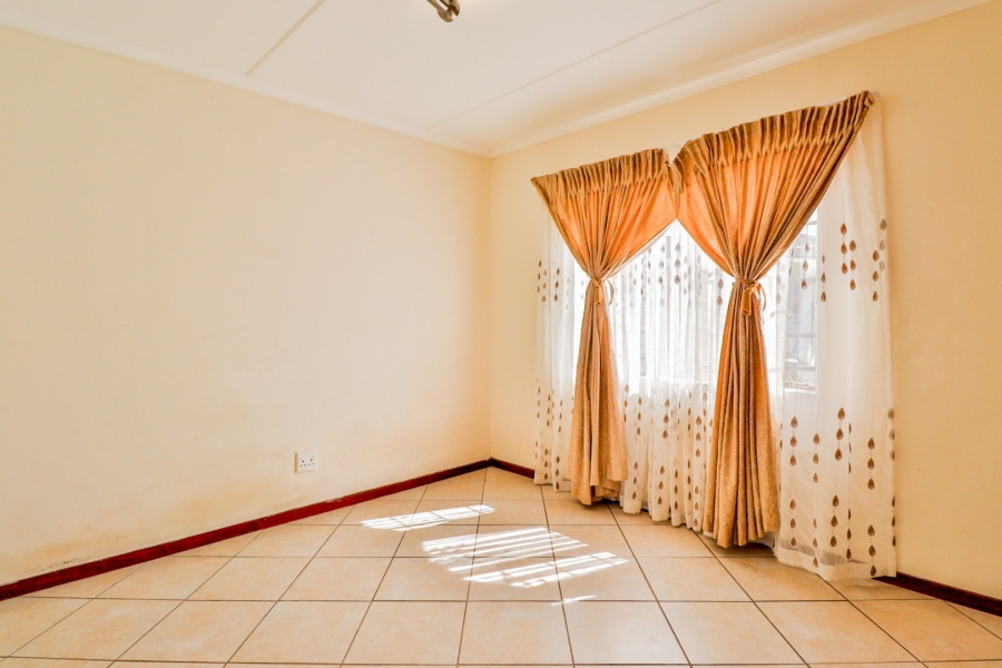 2 Bedroom Property for Sale in Noordwyk Gauteng