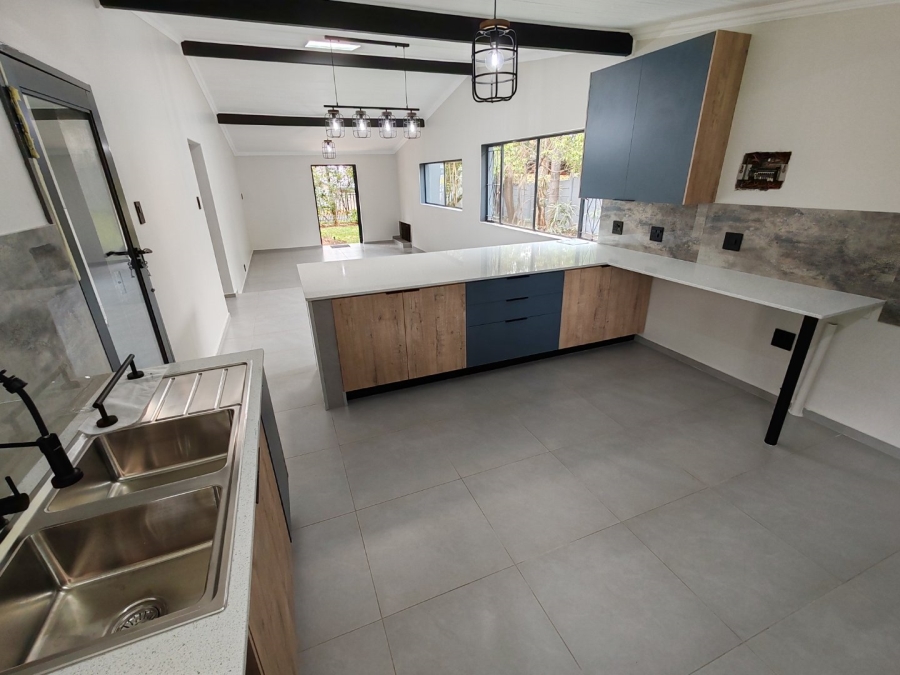3 Bedroom Property for Sale in Sinoville Gauteng