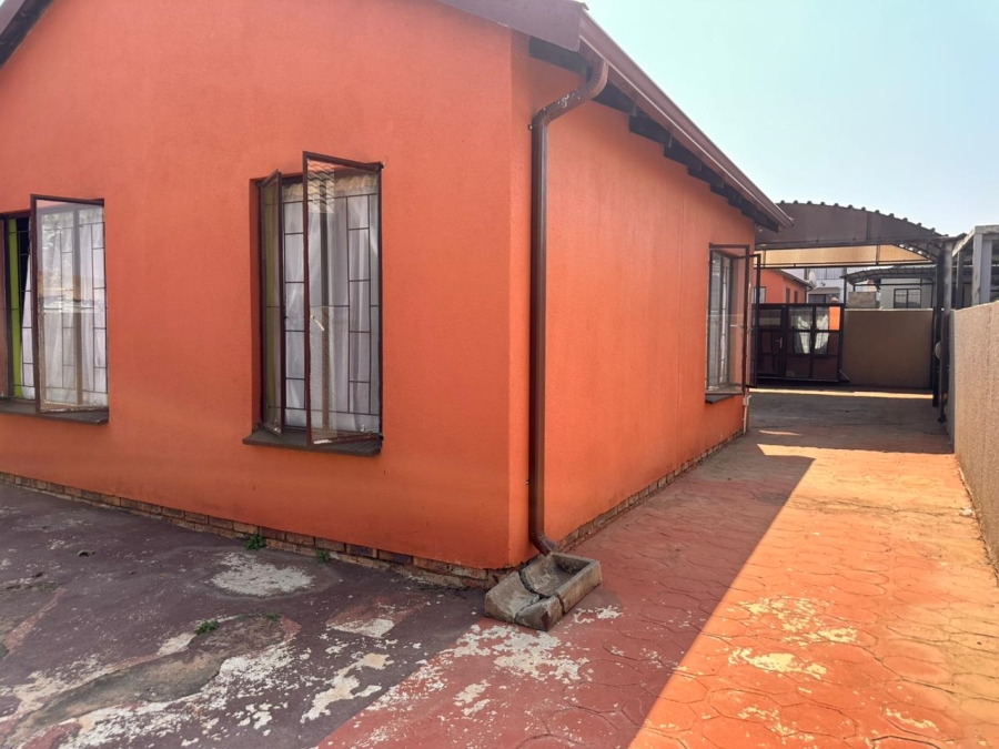 2 Bedroom Property for Sale in Soshanguve East Ext 3 Gauteng