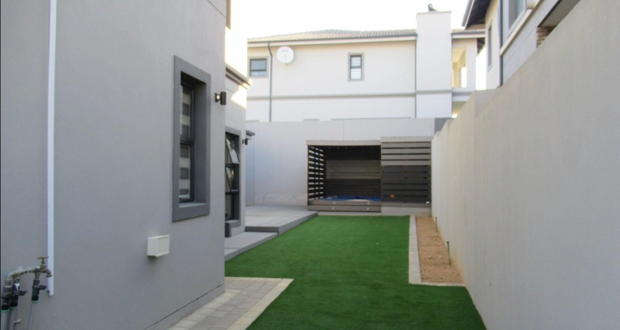 3 Bedroom Property for Sale in Olivedale Gauteng