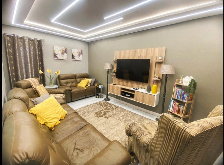 5 Bedroom Property for Sale in Weltevreden Park Gauteng