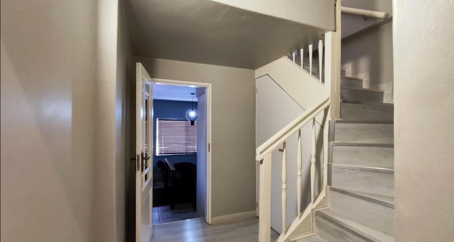 5 Bedroom Property for Sale in Weltevreden Park Gauteng