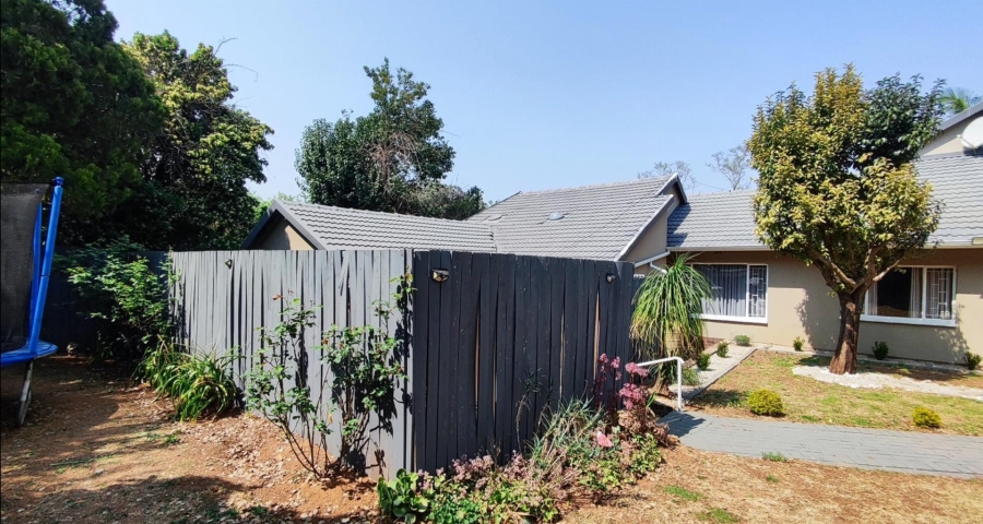 5 Bedroom Property for Sale in Weltevreden Park Gauteng