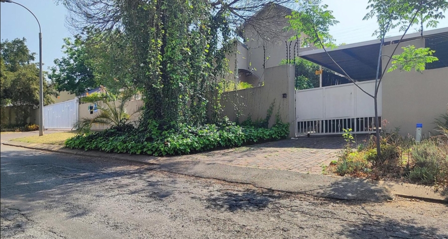 5 Bedroom Property for Sale in Weltevreden Park Gauteng