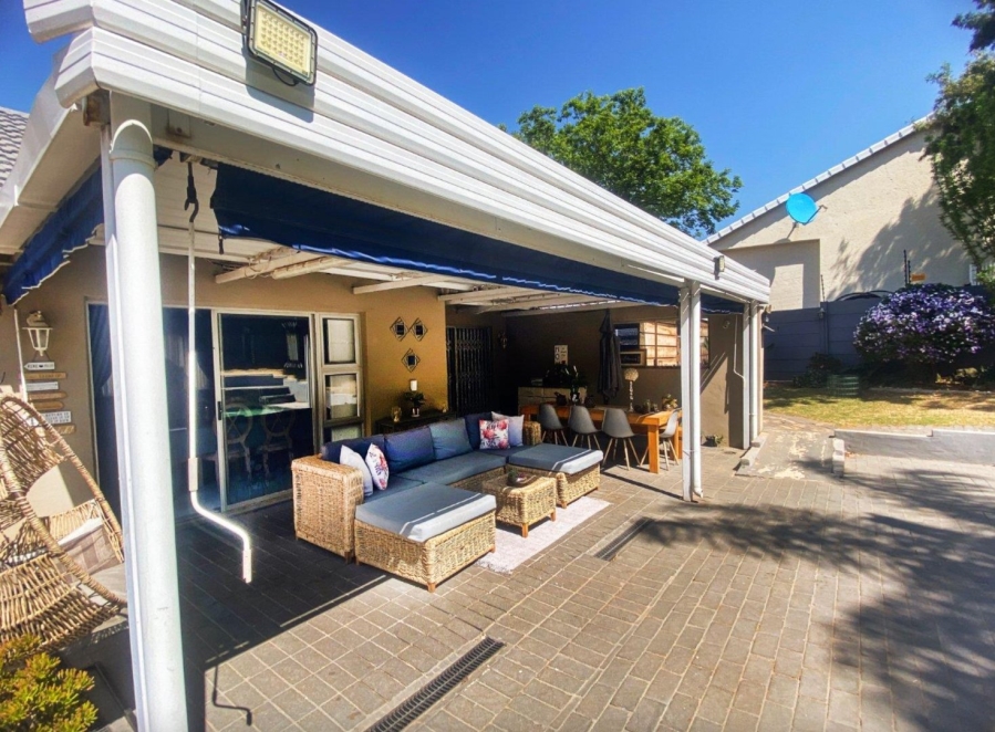 5 Bedroom Property for Sale in Weltevreden Park Gauteng