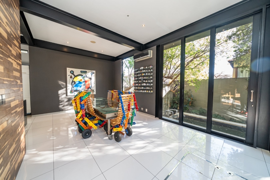 4 Bedroom Property for Sale in Greenstone Hill Gauteng