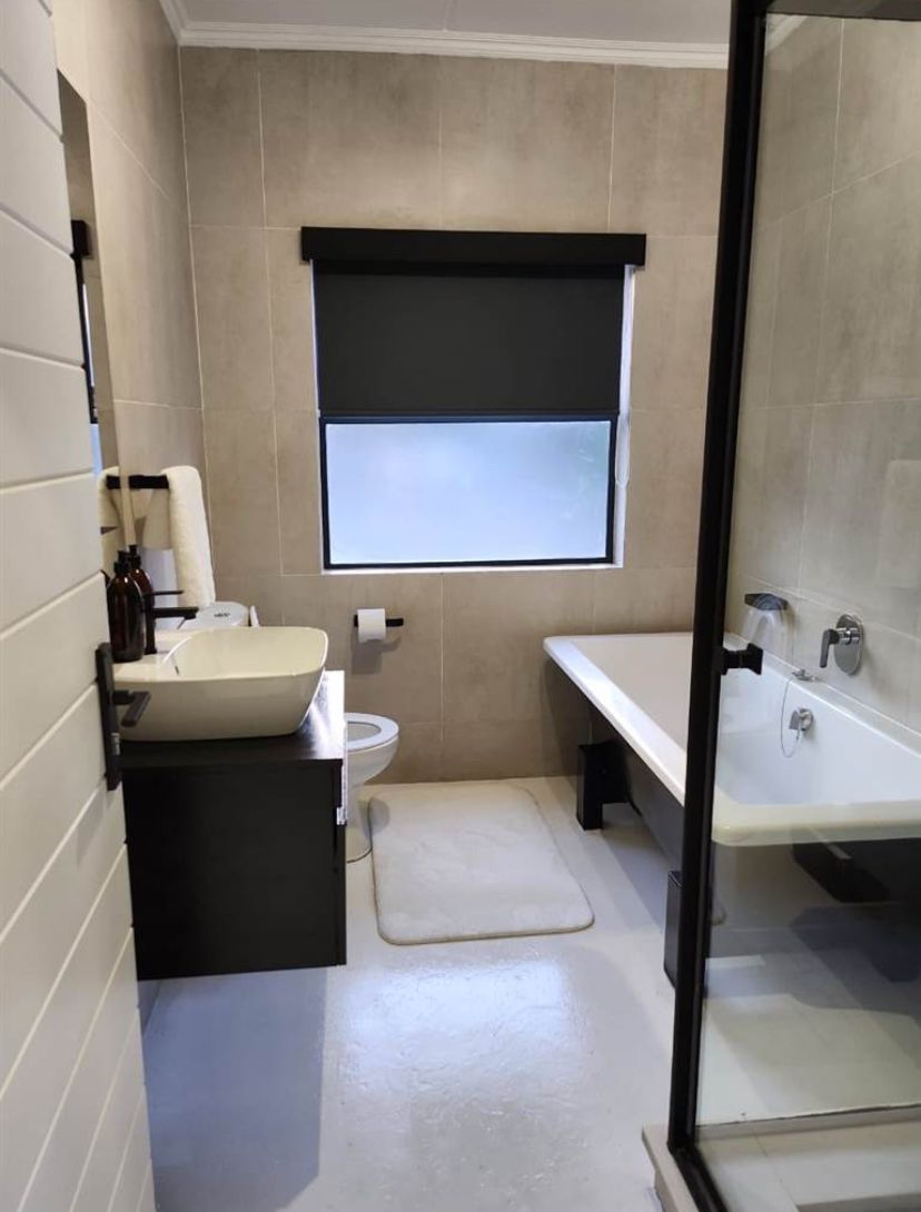 To Let 2 Bedroom Property for Rent in Broadacres Gauteng