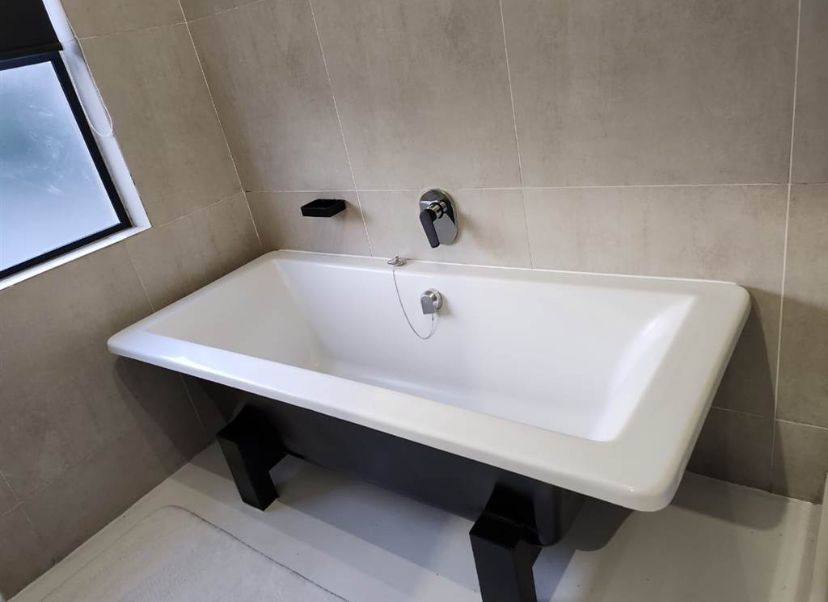 To Let 2 Bedroom Property for Rent in Broadacres Gauteng