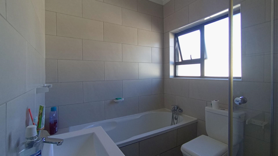 3 Bedroom Property for Sale in The Orchards Gauteng