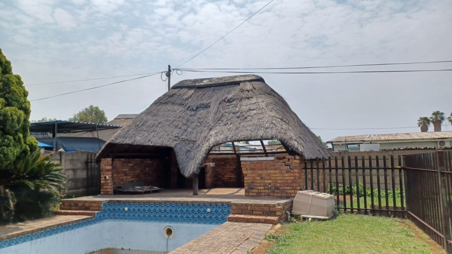 4 Bedroom Property for Sale in Sonland Park Gauteng
