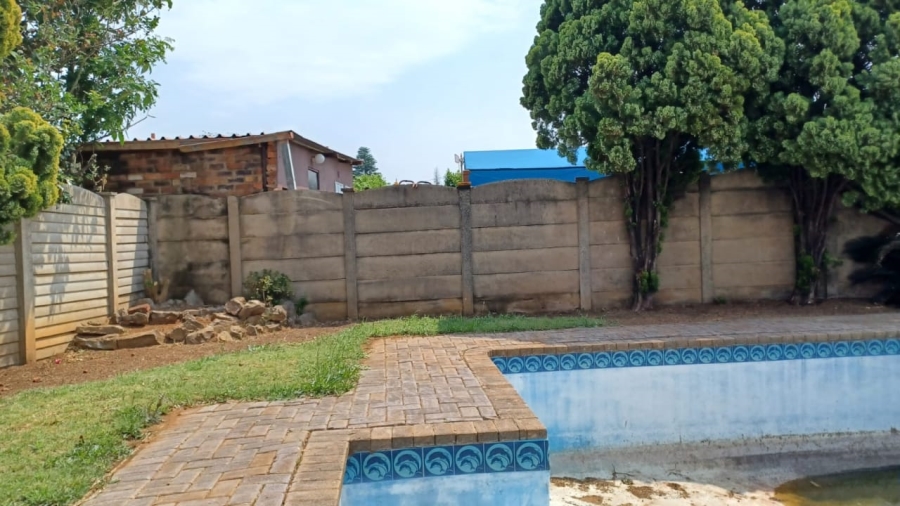 4 Bedroom Property for Sale in Sonland Park Gauteng