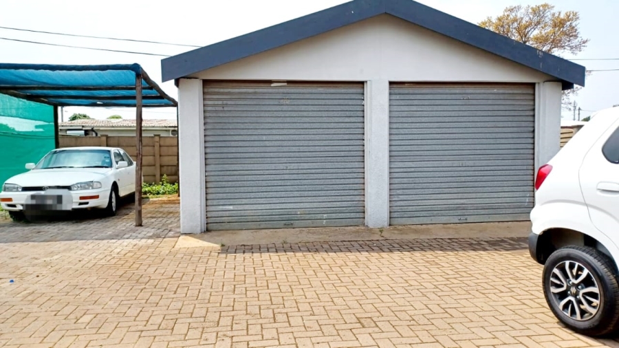 4 Bedroom Property for Sale in Sonland Park Gauteng
