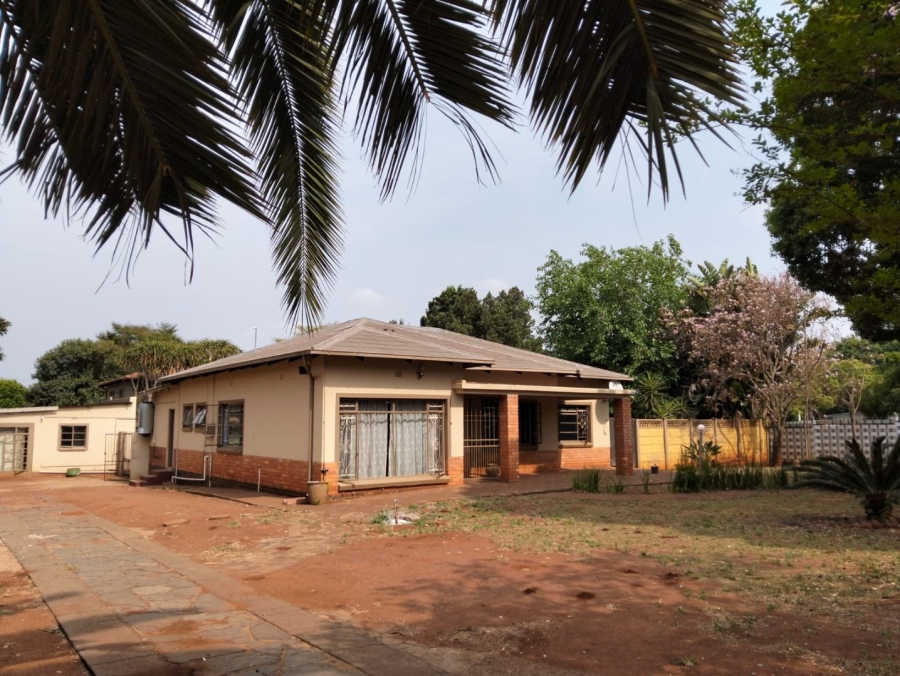 6 Bedroom Property for Sale in Lyttelton Manor Gauteng