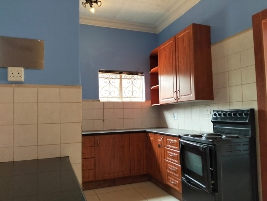 6 Bedroom Property for Sale in Lyttelton Manor Gauteng