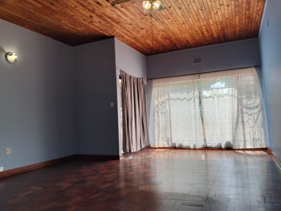 6 Bedroom Property for Sale in Lyttelton Manor Gauteng