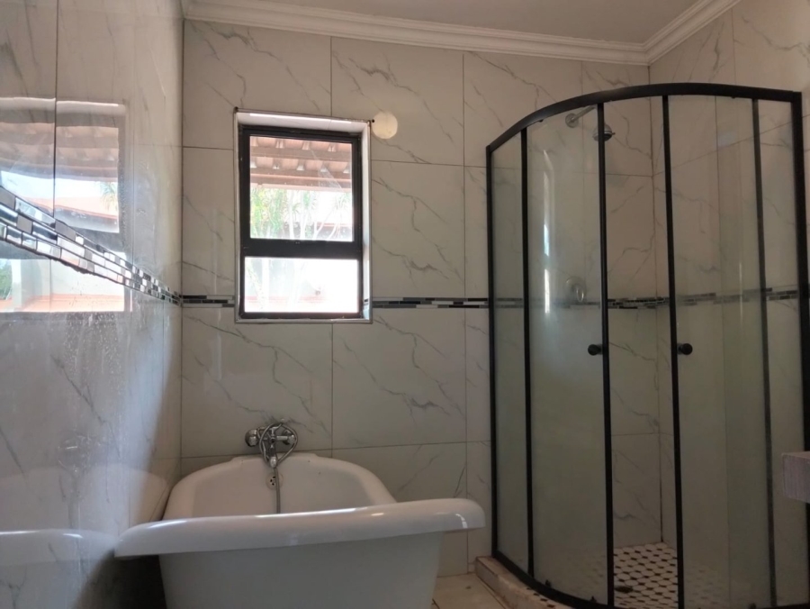 6 Bedroom Property for Sale in Lyttelton Manor Gauteng