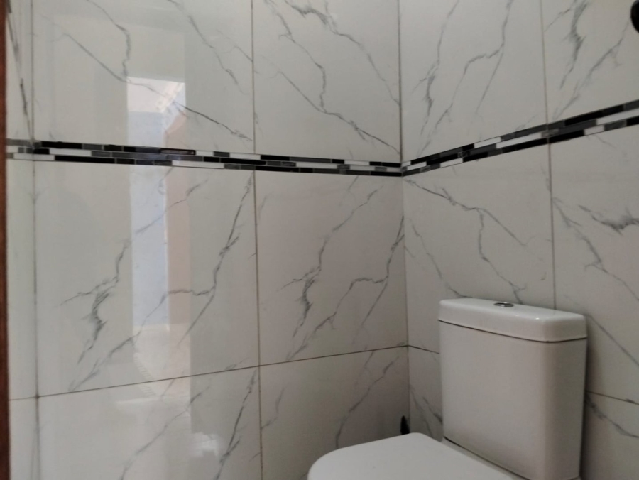 6 Bedroom Property for Sale in Lyttelton Manor Gauteng