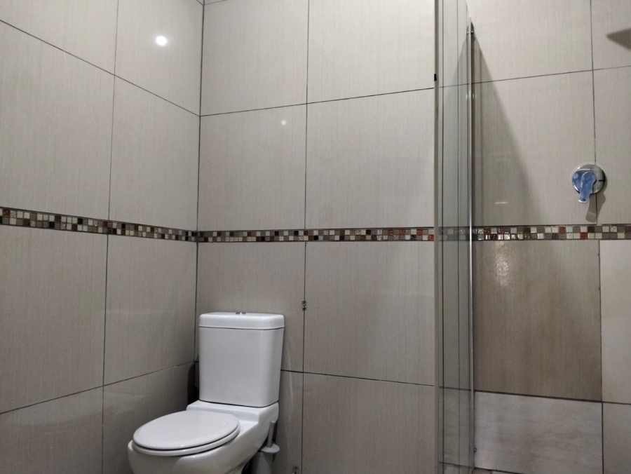6 Bedroom Property for Sale in Lyttelton Manor Gauteng