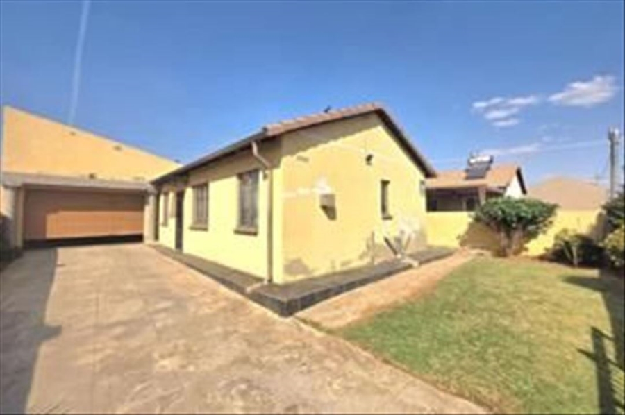 3 Bedroom Property for Sale in Windmill Park Gauteng