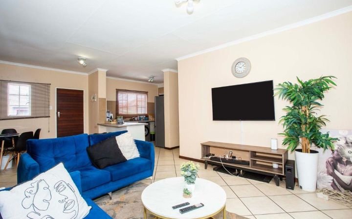 2 Bedroom Property for Sale in Stone Ridge Gauteng