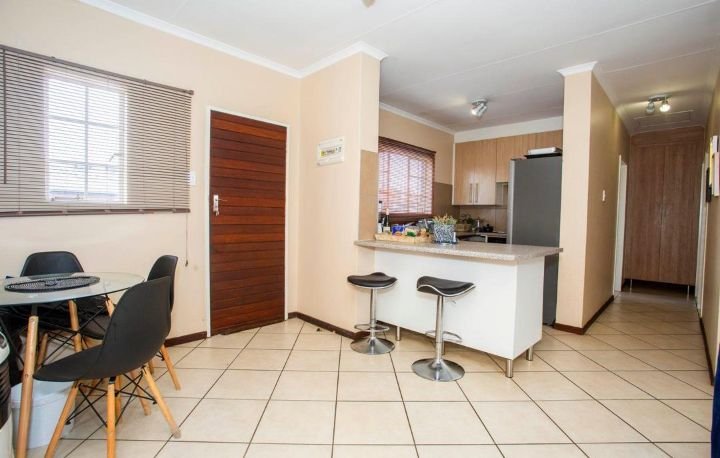 2 Bedroom Property for Sale in Stone Ridge Gauteng
