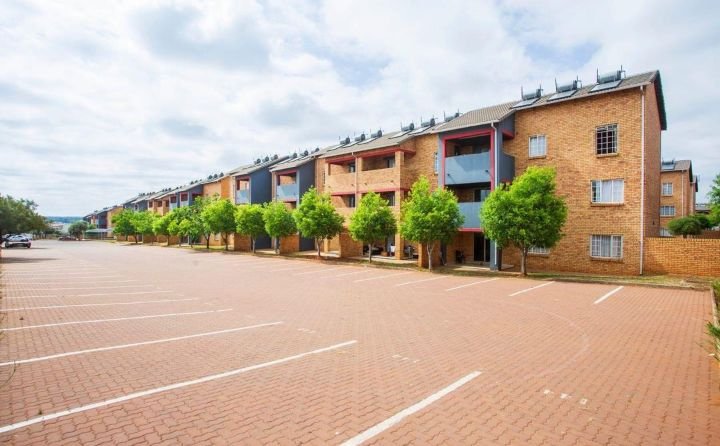 2 Bedroom Property for Sale in Stone Ridge Gauteng