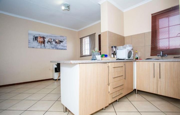 2 Bedroom Property for Sale in Stone Ridge Gauteng