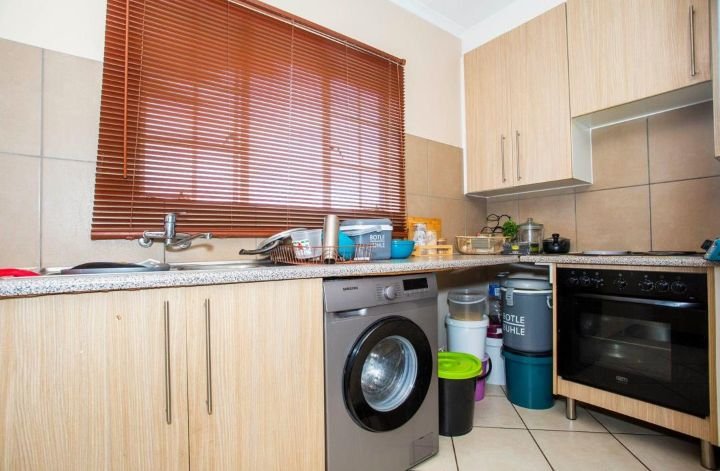 2 Bedroom Property for Sale in Stone Ridge Gauteng