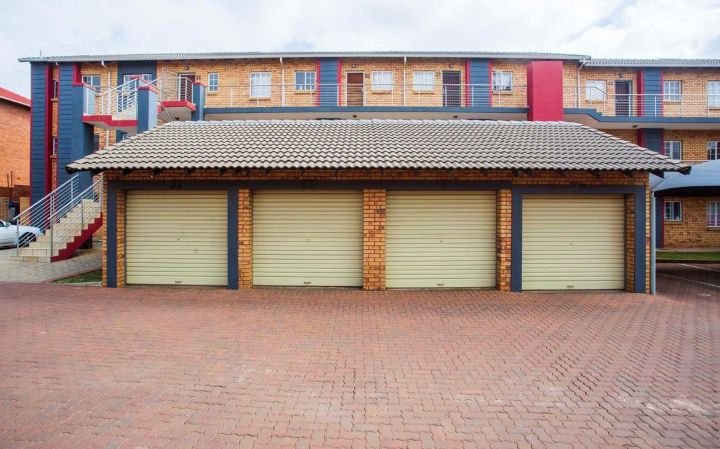 2 Bedroom Property for Sale in Stone Ridge Gauteng