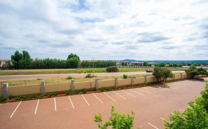 2 Bedroom Property for Sale in Stone Ridge Gauteng