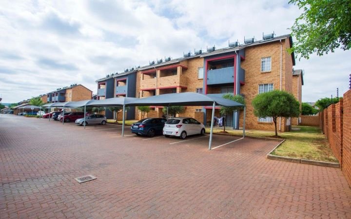 2 Bedroom Property for Sale in Stone Ridge Gauteng