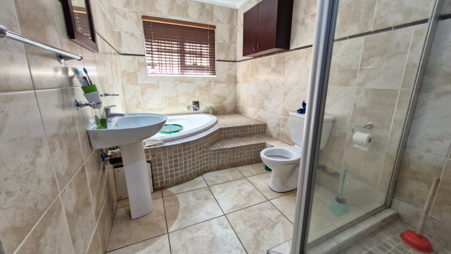 3 Bedroom Property for Sale in Crosby Gauteng