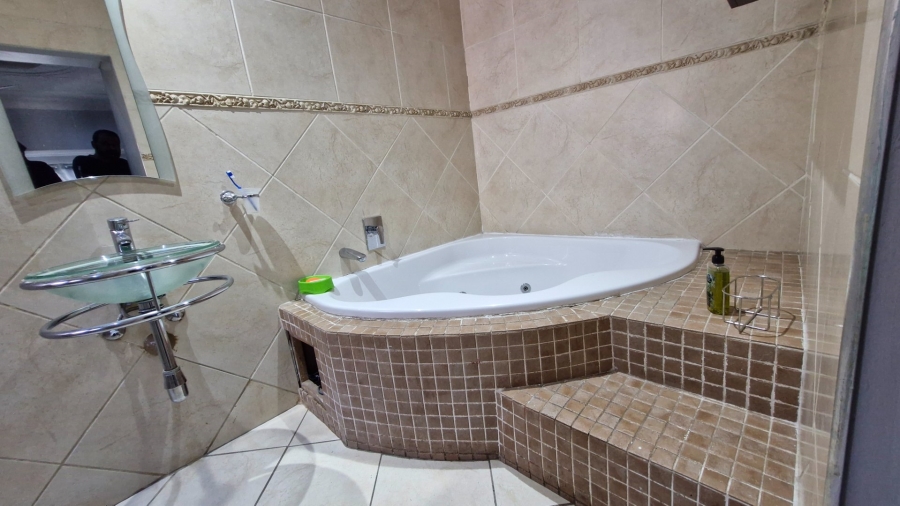 3 Bedroom Property for Sale in Crosby Gauteng