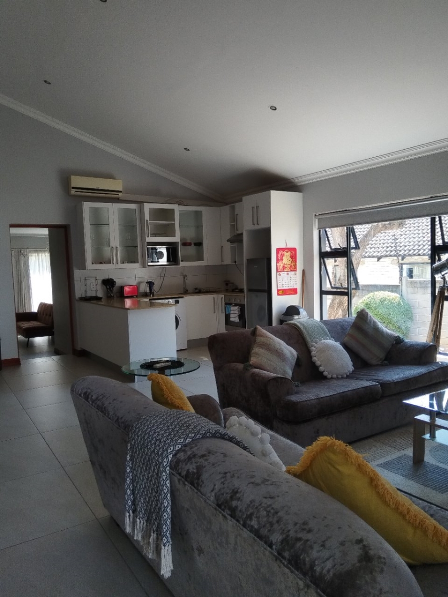 To Let 1 Bedroom Property for Rent in Fourways Gauteng