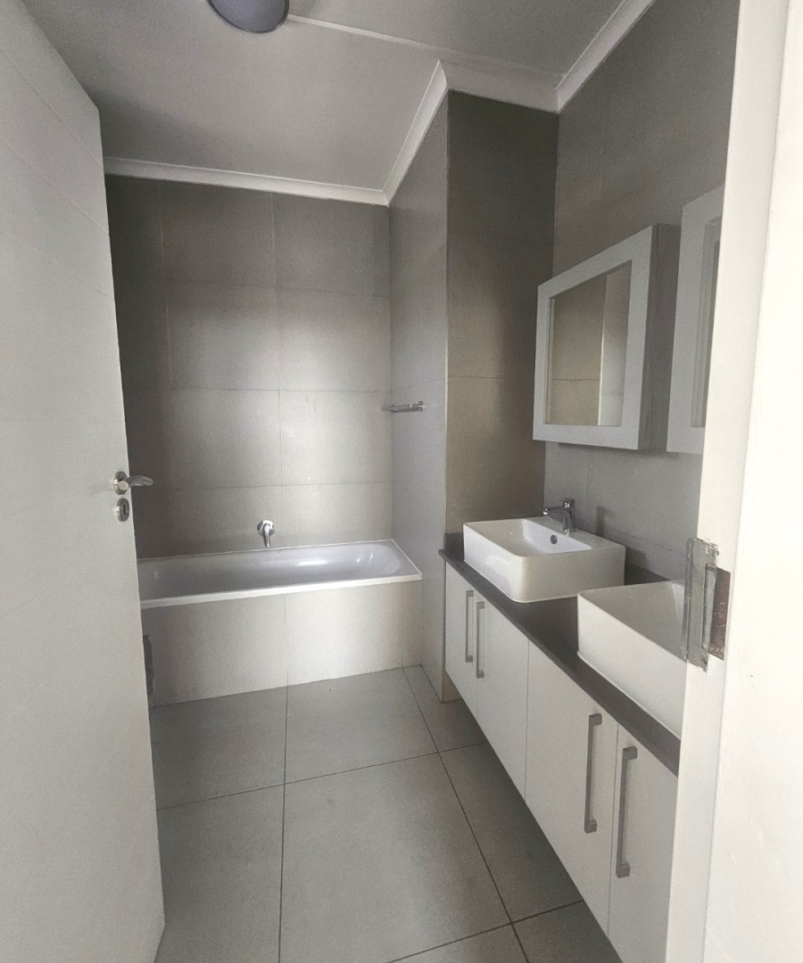3 Bedroom Property for Sale in Erand Gardens Gauteng