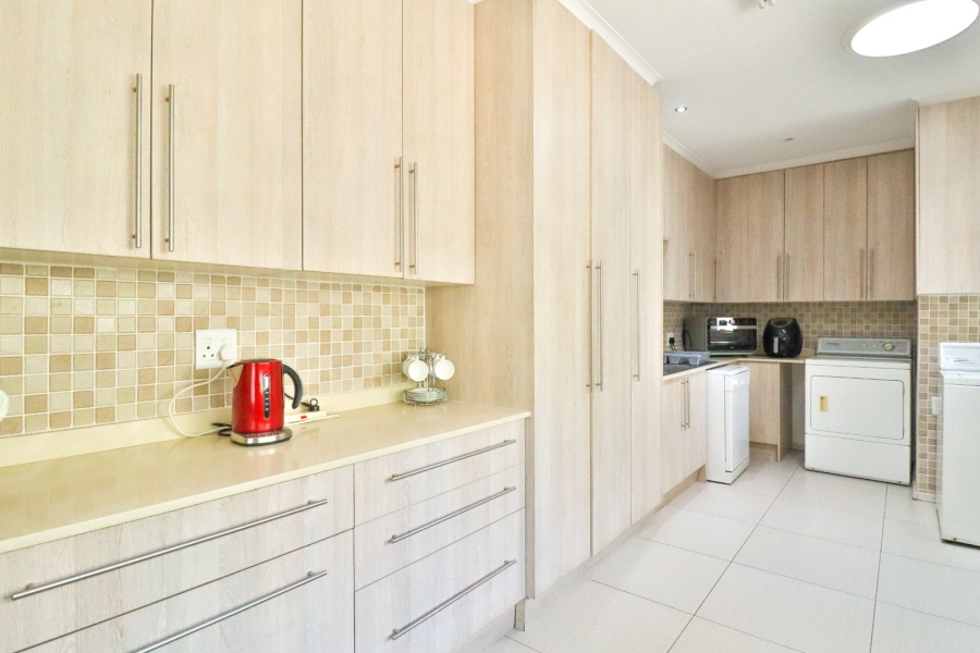 4 Bedroom Property for Sale in Muckleneuk Gauteng