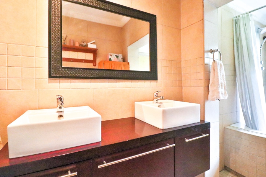 4 Bedroom Property for Sale in Muckleneuk Gauteng