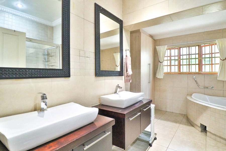 4 Bedroom Property for Sale in Muckleneuk Gauteng