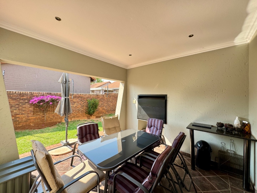 3 Bedroom Property for Sale in Pierre Van Ryneveld Gauteng