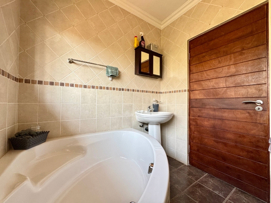 3 Bedroom Property for Sale in Pierre Van Ryneveld Gauteng