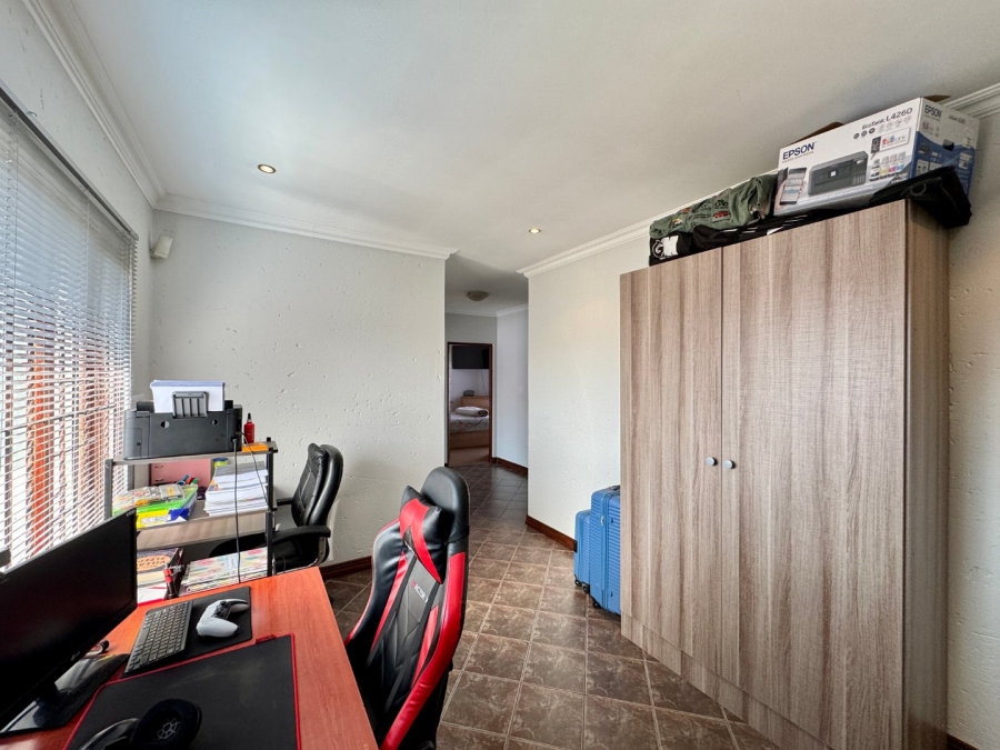 3 Bedroom Property for Sale in Pierre Van Ryneveld Gauteng