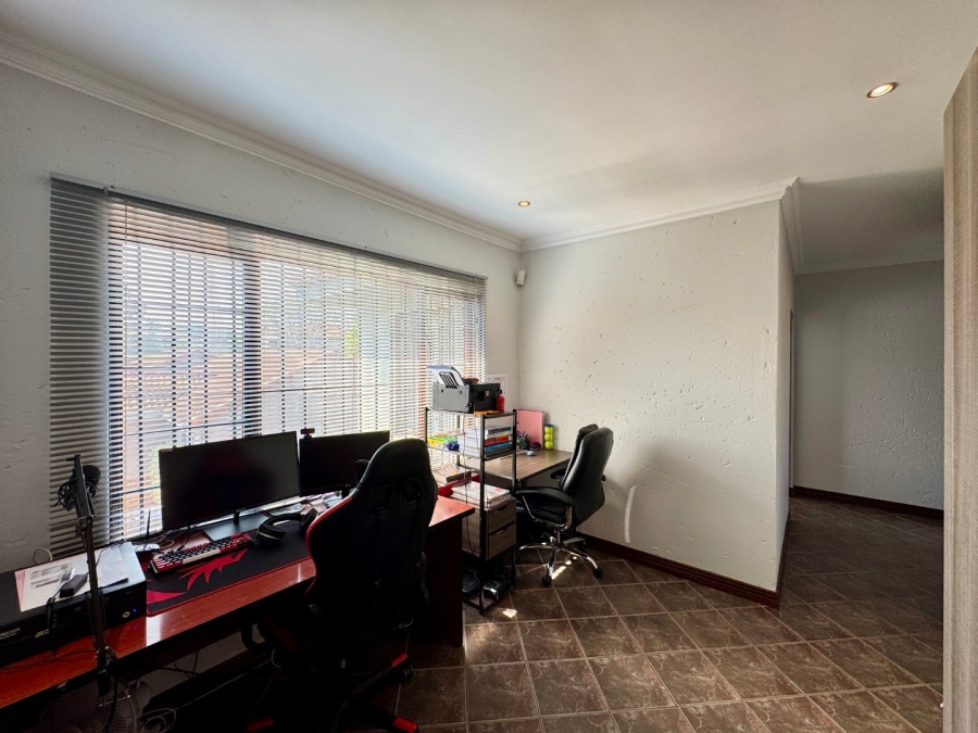 3 Bedroom Property for Sale in Pierre Van Ryneveld Gauteng