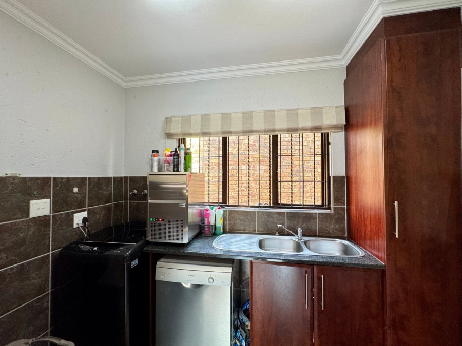 3 Bedroom Property for Sale in Pierre Van Ryneveld Gauteng