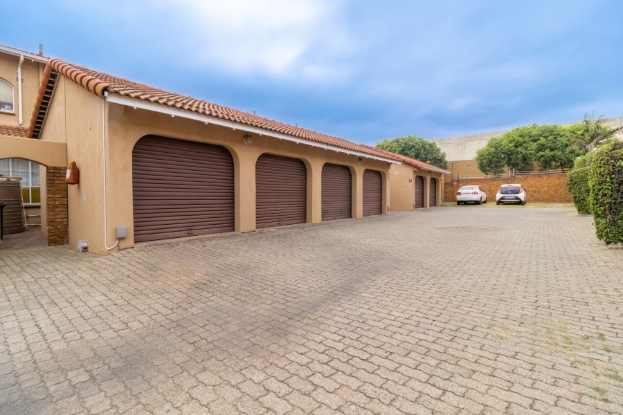 3 Bedroom Property for Sale in Ridgeway Gauteng